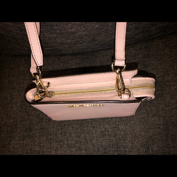 MICHAEL KORS SELMA MEDIUM SAFFIANO LEATHER PURSE - Picture 3 of 5